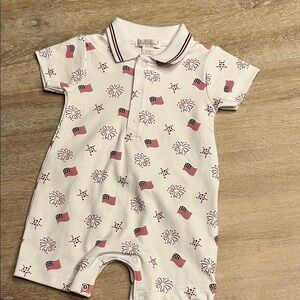 Kissy kissy 0/3 patriotic romper nwot